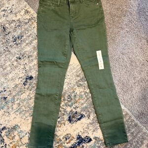 Old Navy Olive Super Skinny Jeans-size 6